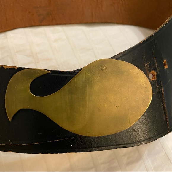 Vintage Chic Hildigardy NYC leather belt 1950’s-60’s brass Whale Buckle 25”-26” - Picture 3 of 8